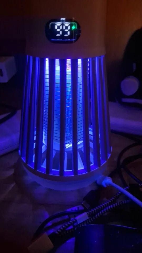 Customer photo review of GlowZap - Lampa protiv komaraca