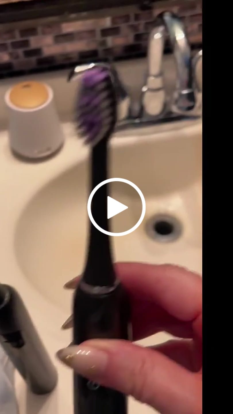 Customer video review of Jet Dual Sonic Electric Toothbrush Set