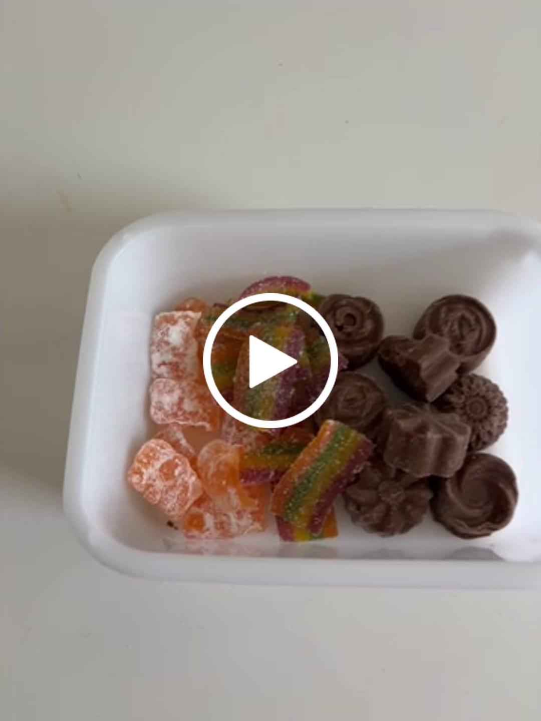 Customer video review of THC Edibles Bestseller-Mix – Gummies & Schoko, von Kunden geliebt
