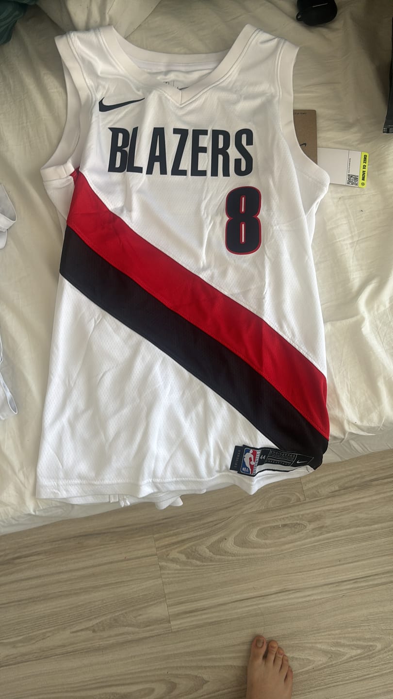 Customer photo review of גופיית NBA דני אבדיה פורטלנד טרייל בלייזרס –  לבן 2025/26 | HOOPERS