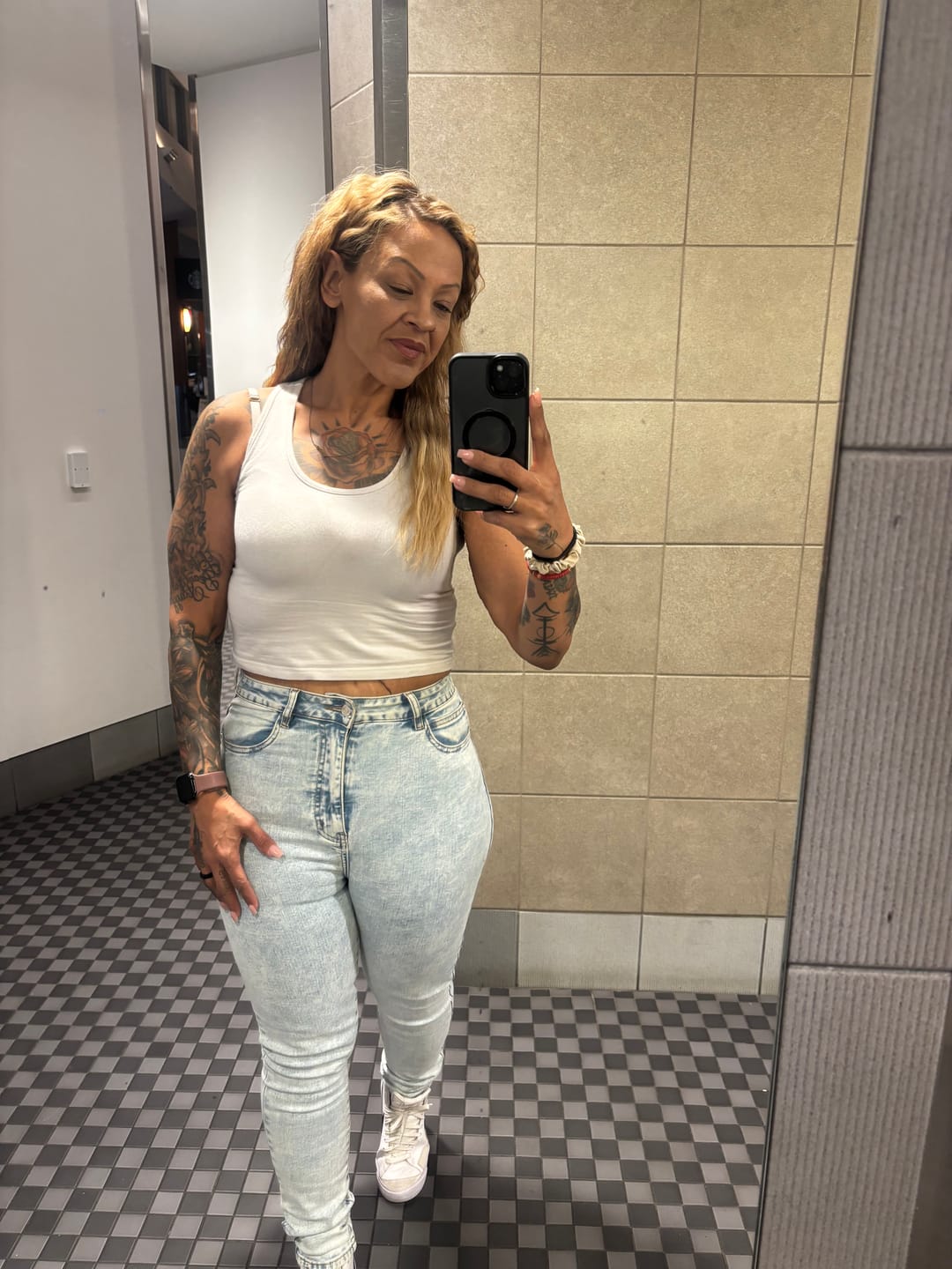 Customer photo review of Ethos High-Waisted Skinny Jean