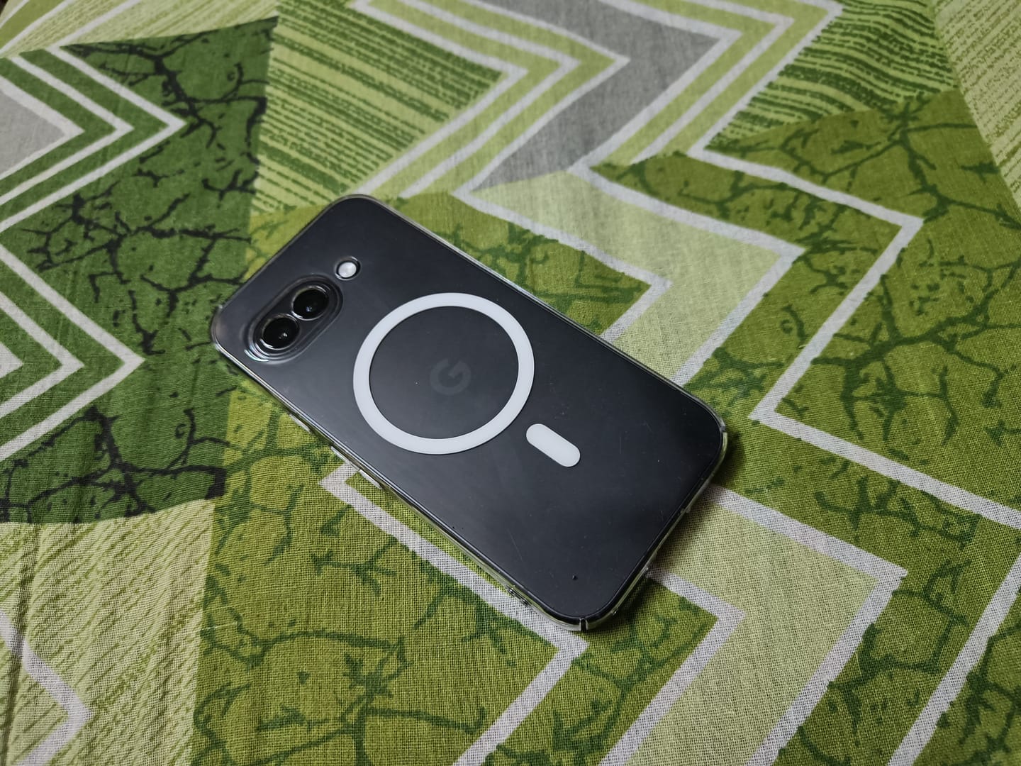Customer photo review of Anti Yellow Magsafe Clear Case - Google Pixel 9A