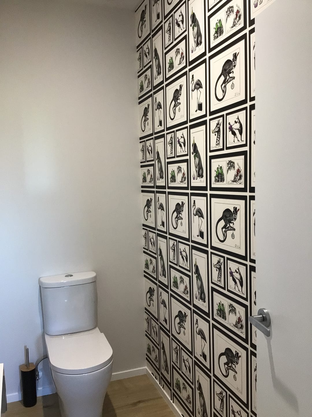 Customer photo review of Mad Dogs Wallpaper