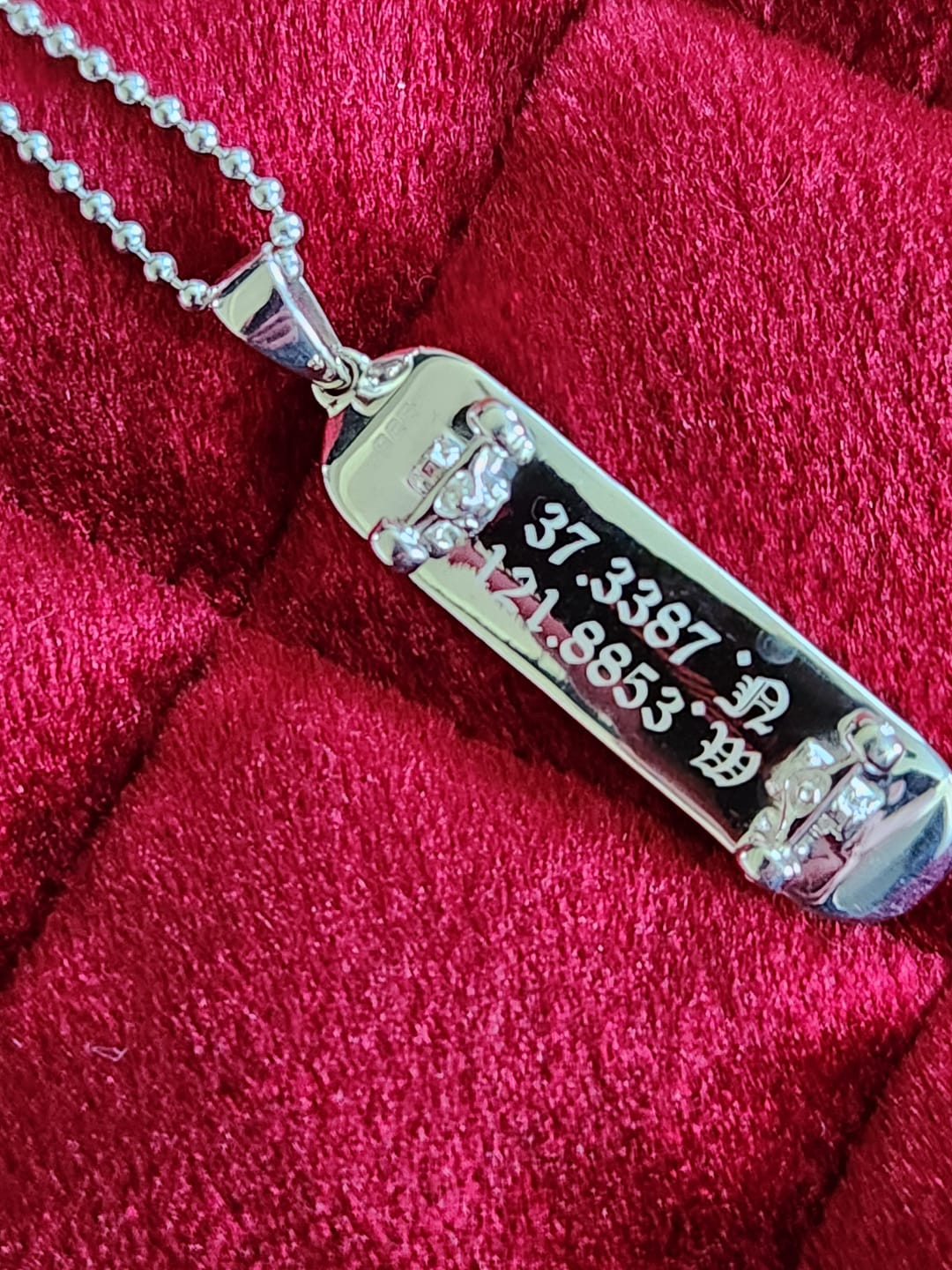 Customer photo review of Personalized Skateboard Pendant (Silver)