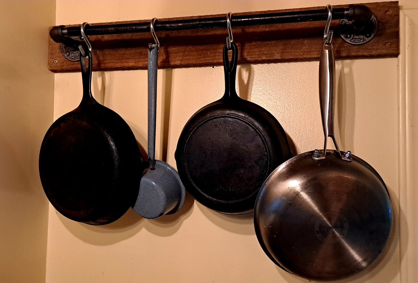 Customer photo review of Hand-Hammered Titanium Pan