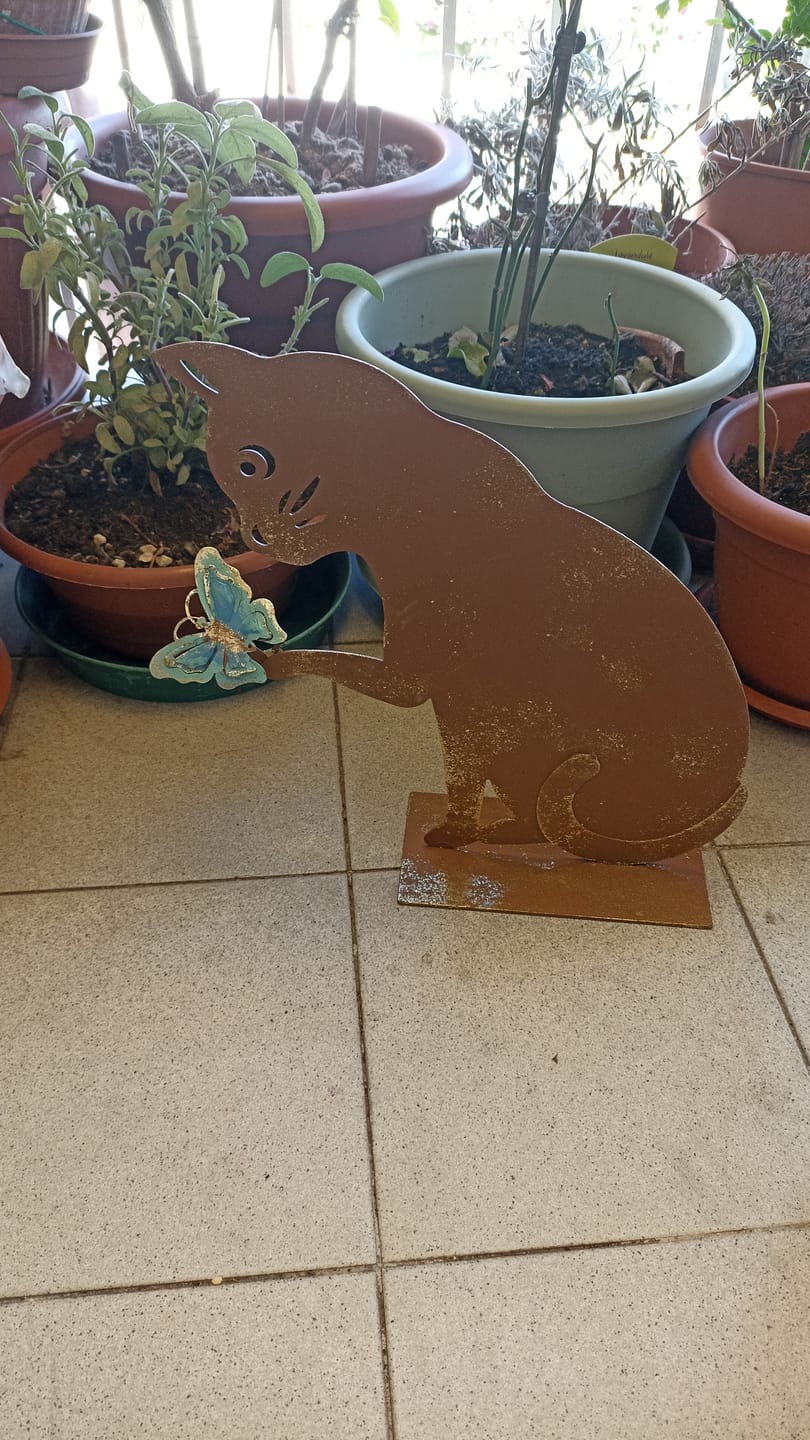 Customer photo review of Gatto con Farfalla in Ferro Corten Marrone Ruggine (27x28x8 cm)