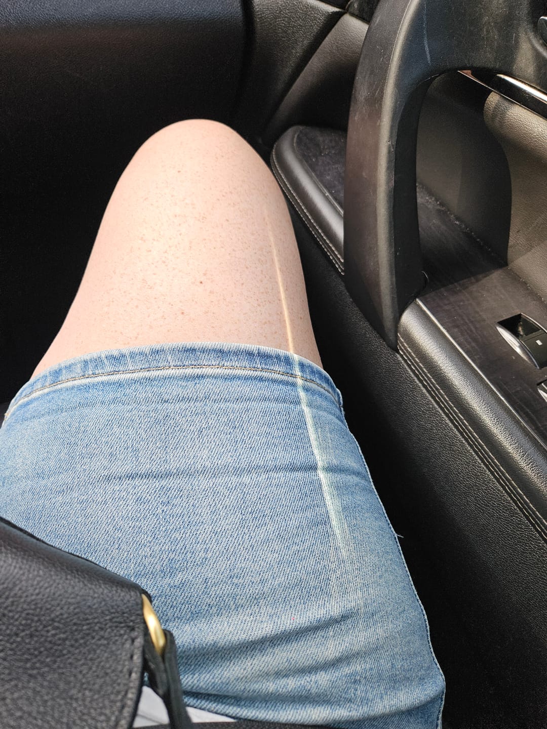 Customer photo review of Judy Blue High-Waist Slim Short Light Wash Denim Tummy Control Shorts