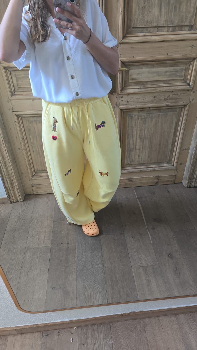 Customer photo review of Aelfric Eden Embroidery Dog Baggy Barrel Sweatpants