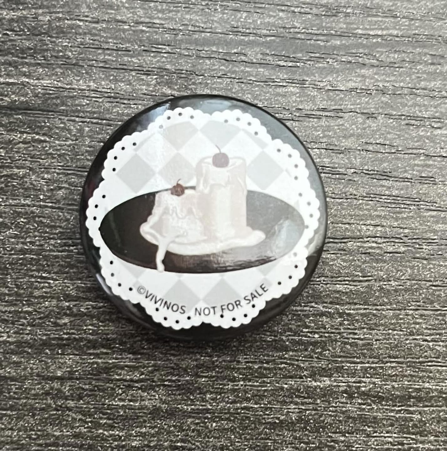 Customer photo review of 【Not for sale】Alien Stage - March Monster Cafe  - Random Badge