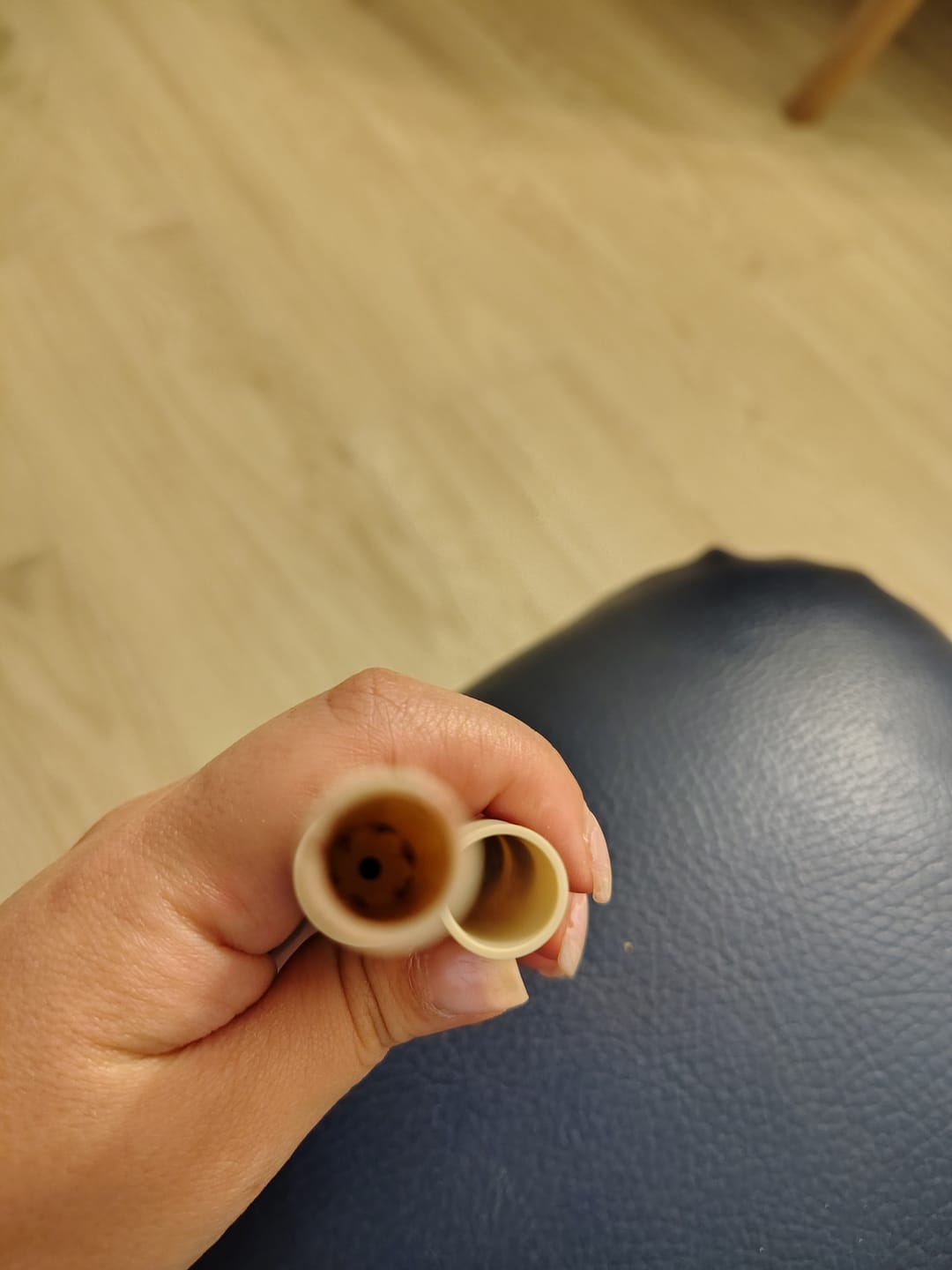 Customer photo review of SOMBRAS CREMOSAS EN BARRA