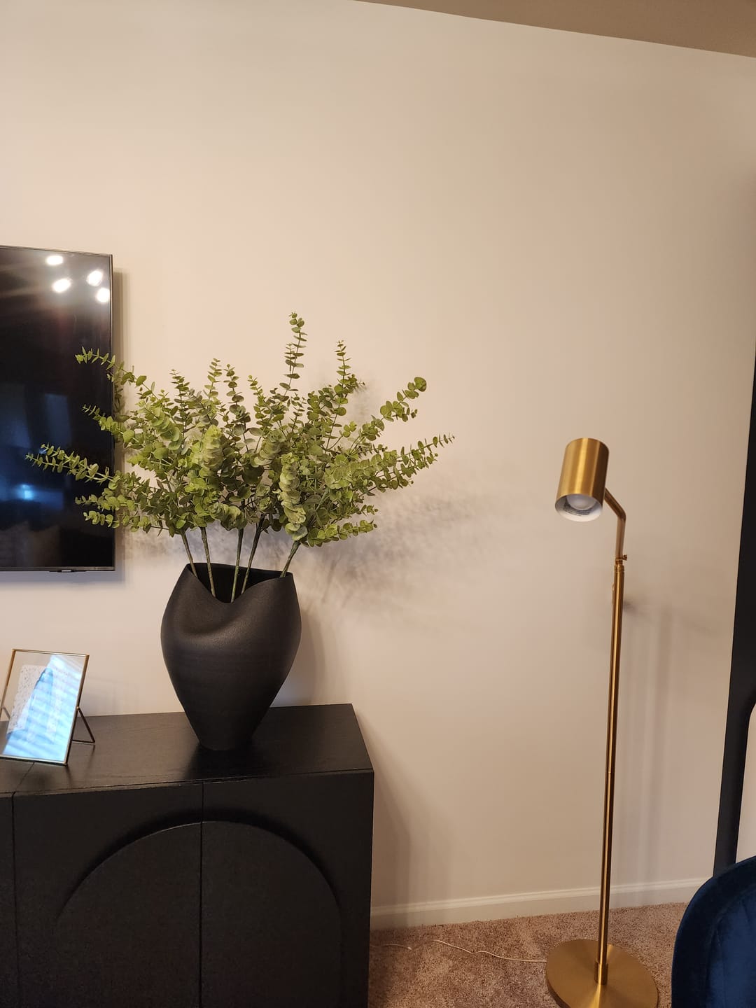 Customer photo review of Delamo Ceramic Vase - 17" Large Decorative Vessel