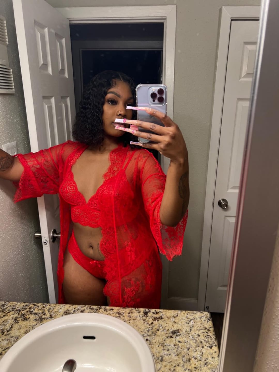 Customer photo review of Ensemble lingerie en dentelle 3 pièces avec kimono