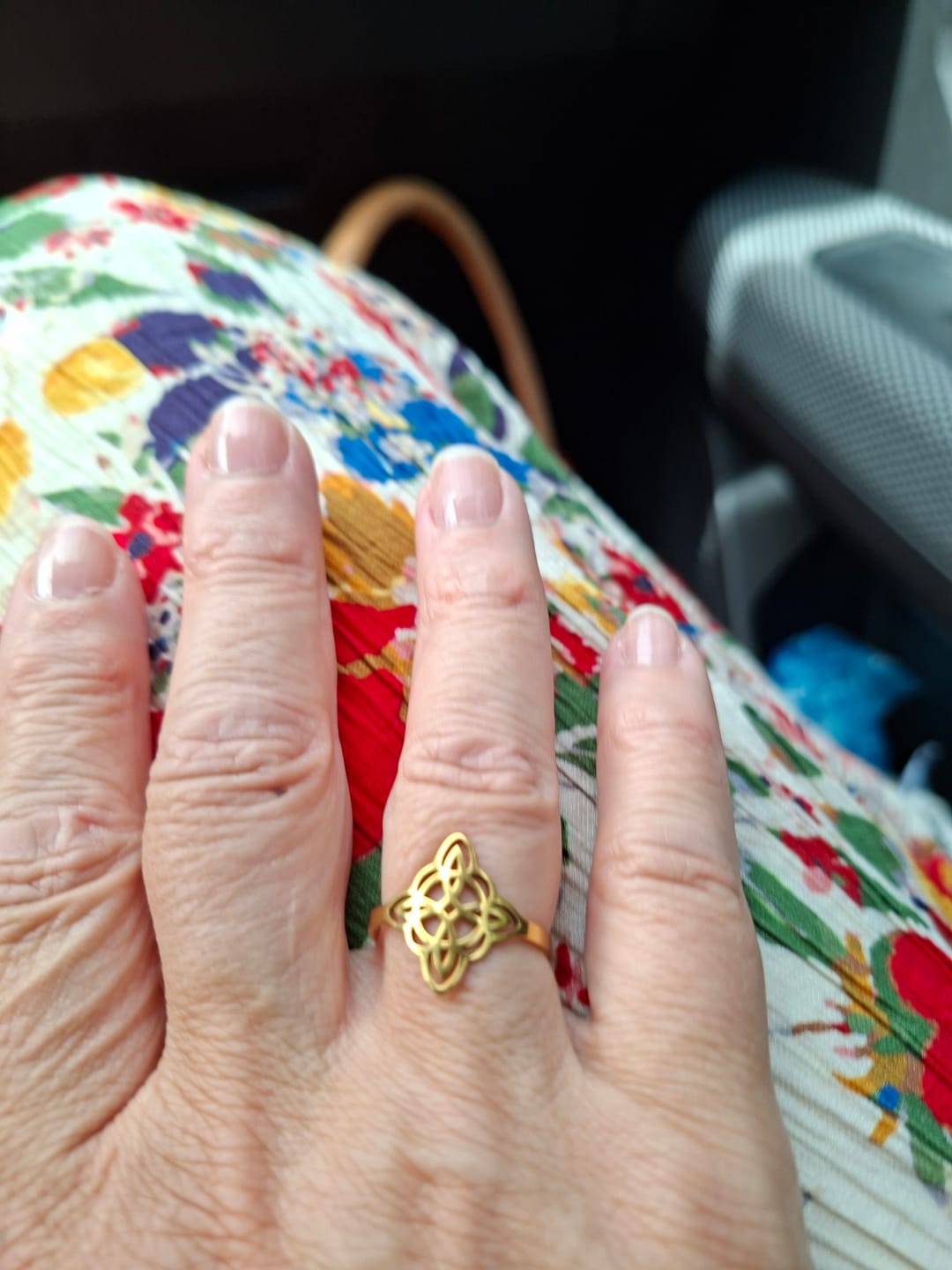 Customer photo review of Bague Ajustable "Protection Éternelle" - Noeud de Sorcière