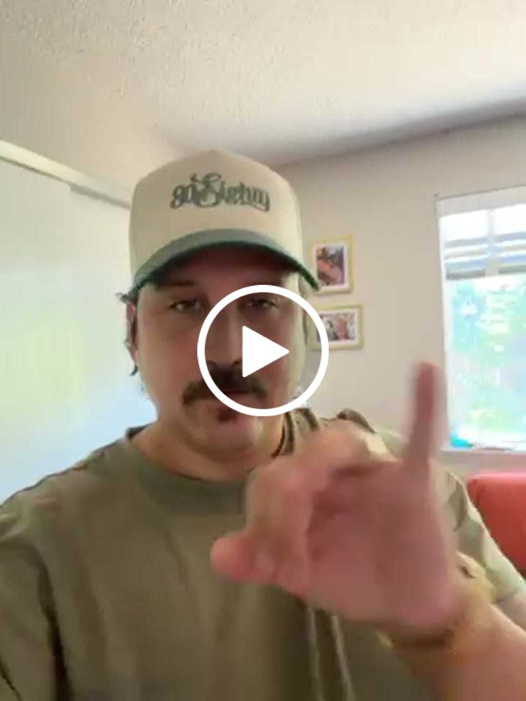 Customer video review of 80Eighty® The Clover Hat