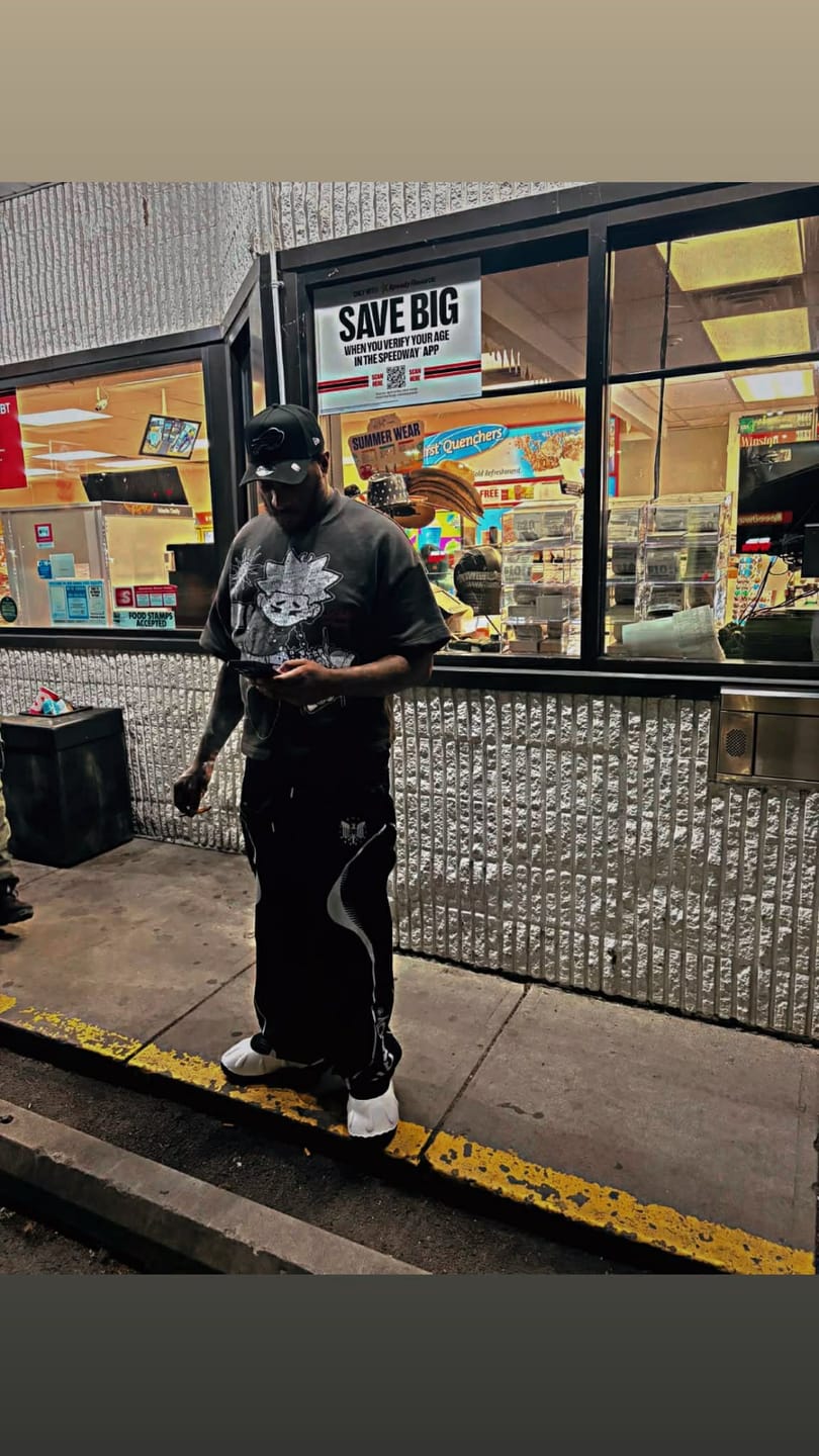 Customer photo review of Duck Lo - Tuxedo