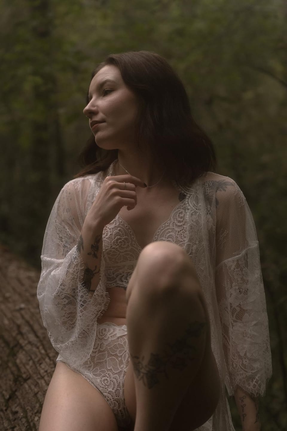 Customer photo review of Ensemble lingerie en dentelle 3 pièces avec kimono