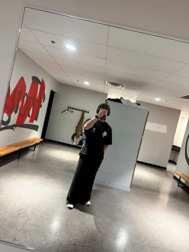Customer photo review of Pitch Black Heavyweight Sweatpants