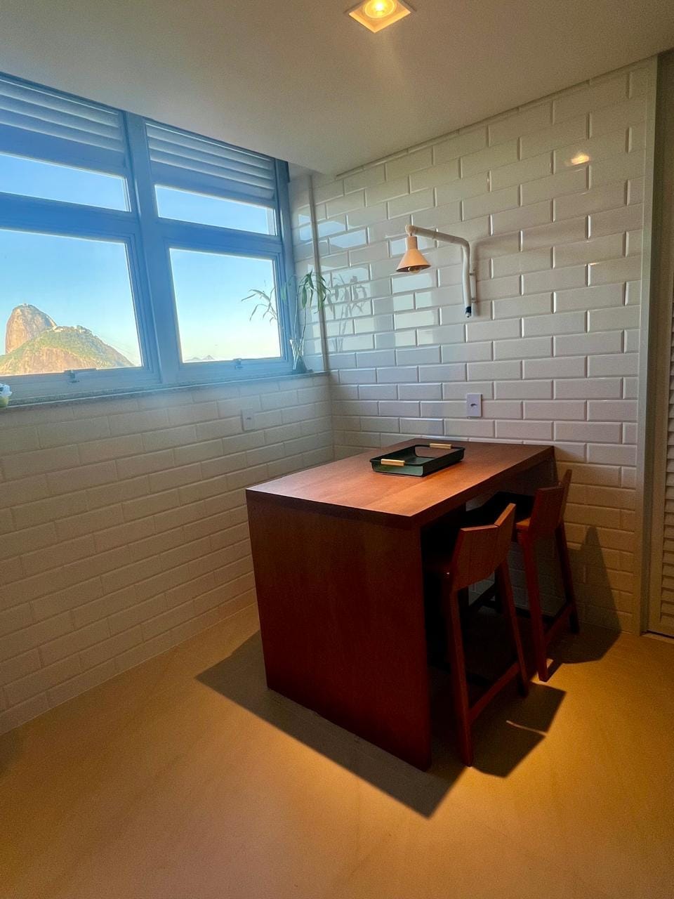 Customer photo review of Mesa de Jantar De Madeira Maciça Demolição Retangular Marajó