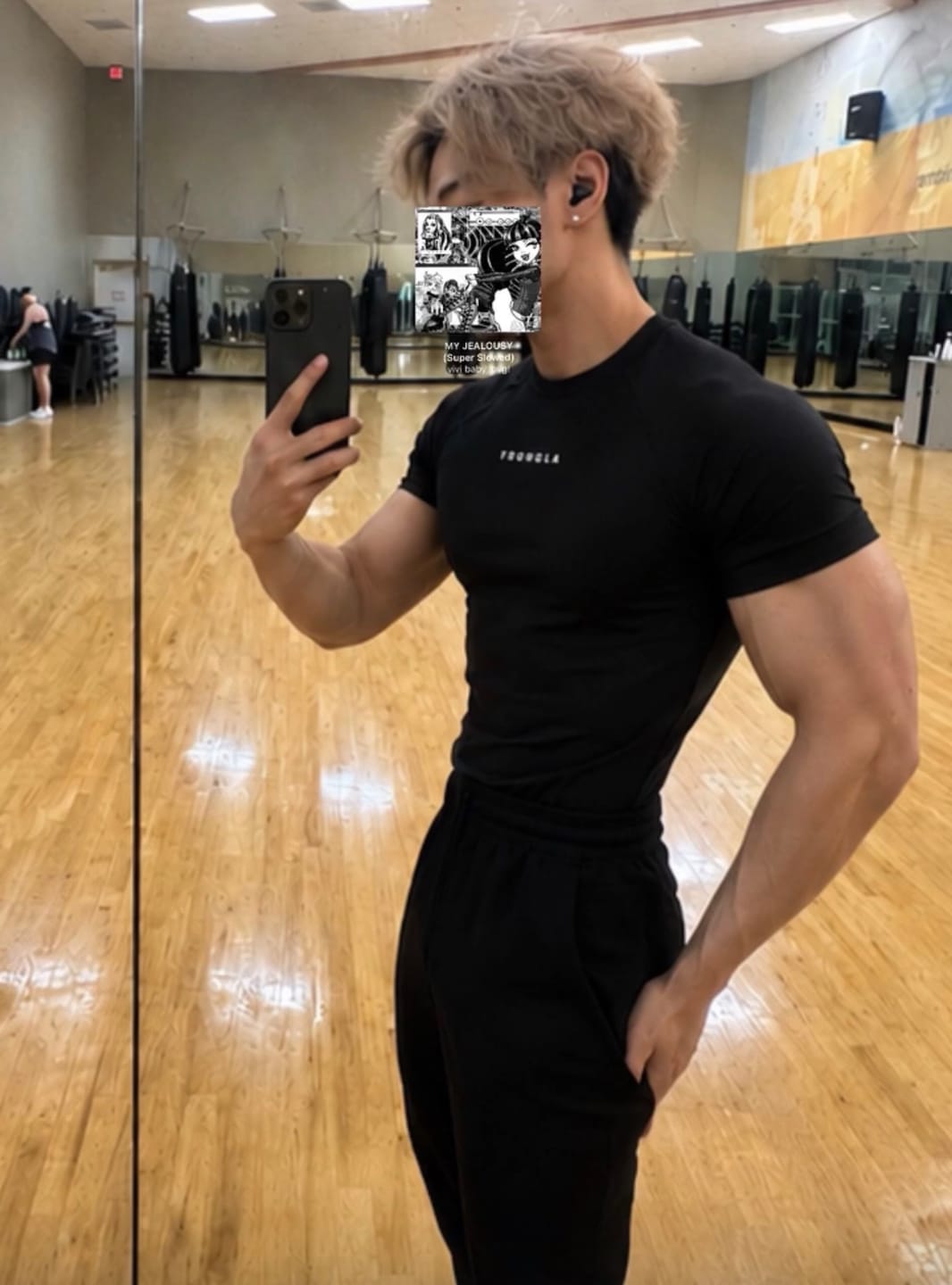 Customer photo review of 475 SuperVillain Compression Tees