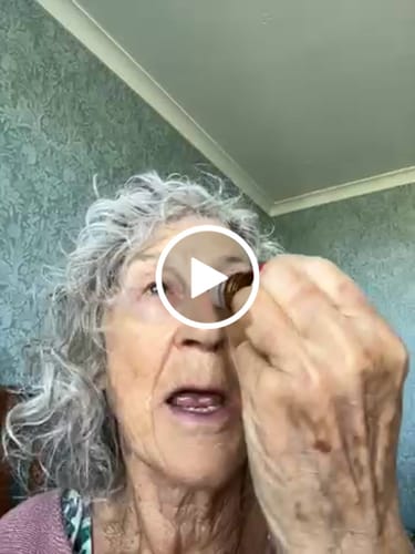 Customer video review of Isara – Botanical Face Serum | Roll-On