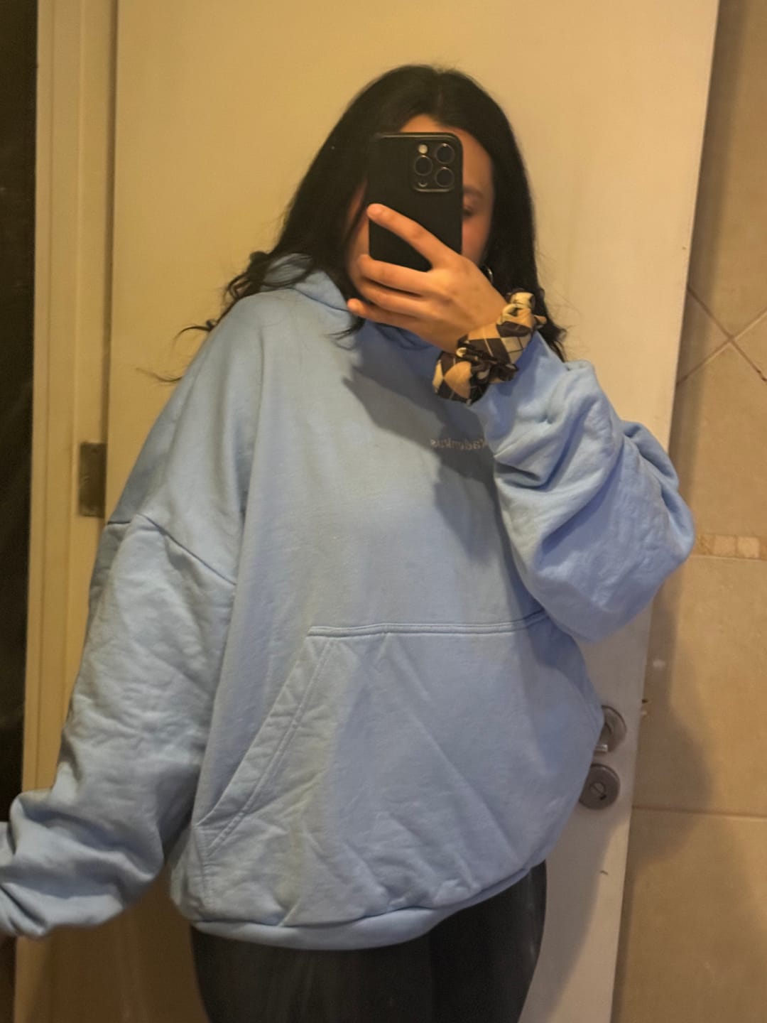 Customer photo review of POLERÓN HOODIE CELESTE - OVERSIZE CON GORRO LOGO Y ESPALDA BORDADO