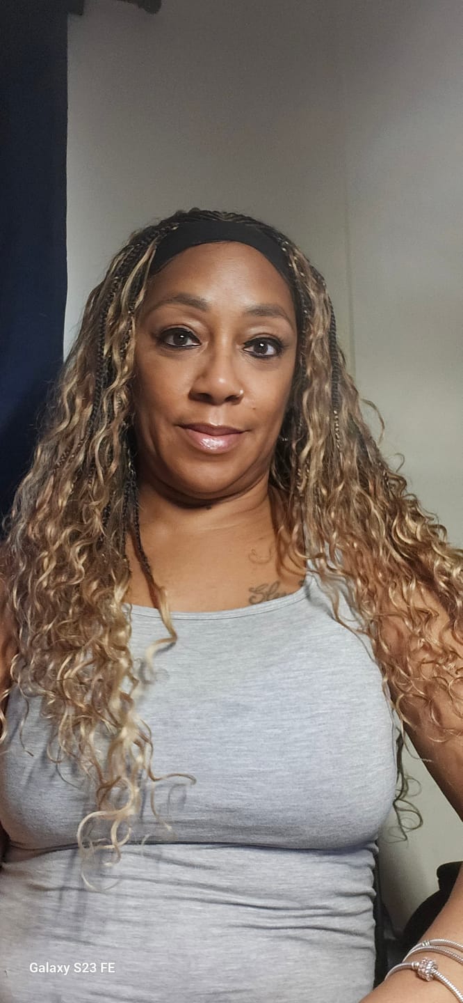 Customer photo review of Avery - Fulani 2 Steps Pre Bleached Full lace Cornrow Human Hair Curls Boho Box Braided Wig