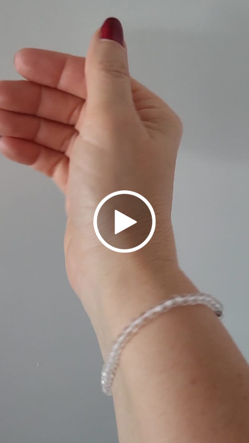 Customer video review of Bergkristall Naturstein Armband mit Silberperle