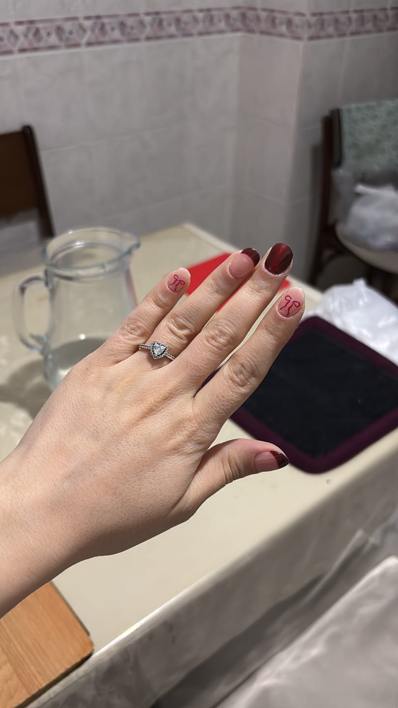 Customer photo review of N Crimson Bow Jel Tırnak 30 Adet, 2 Kullanım