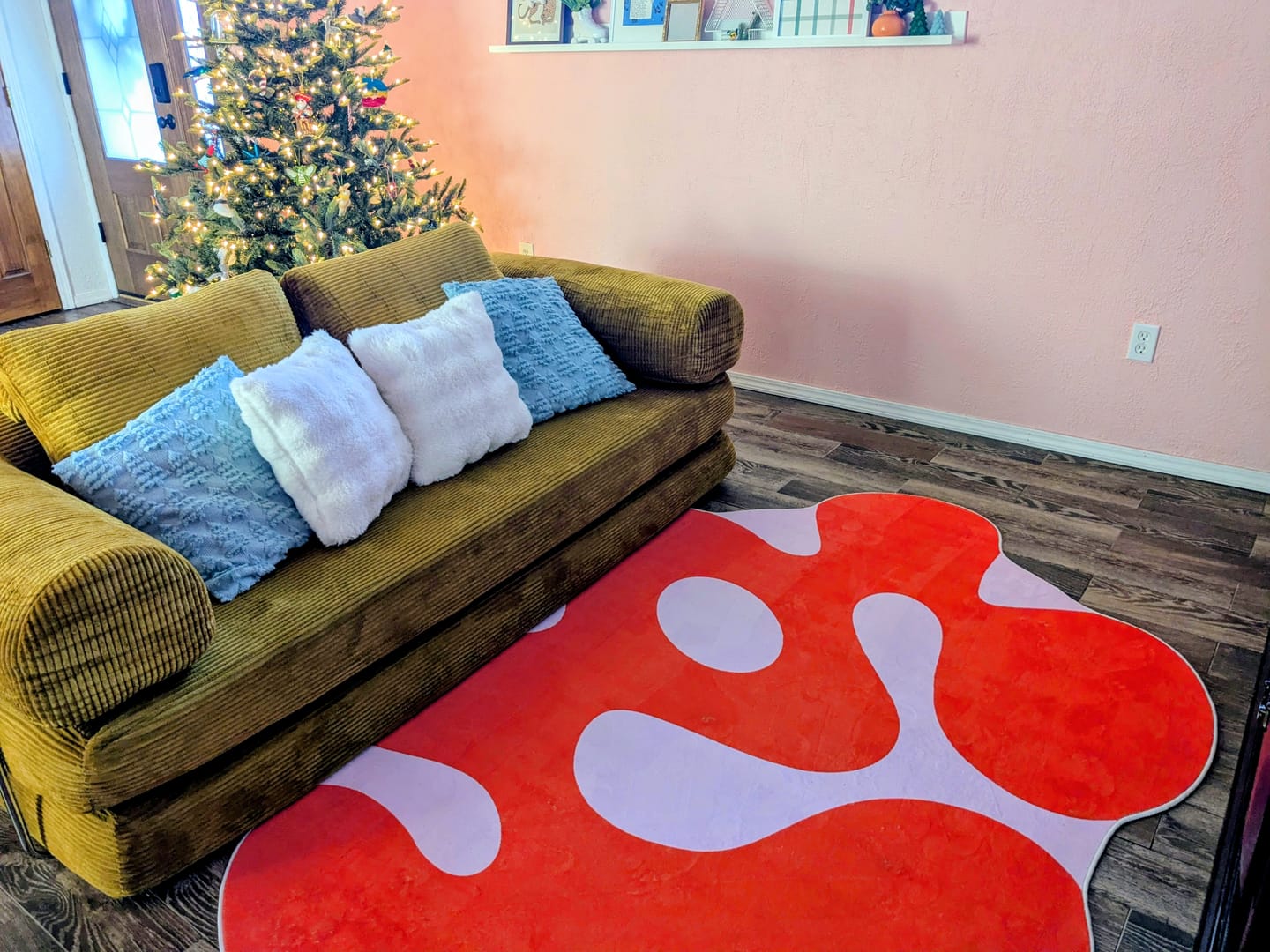 Customer photo review of Irregular Orange Moss Design Rug by Johann Banta