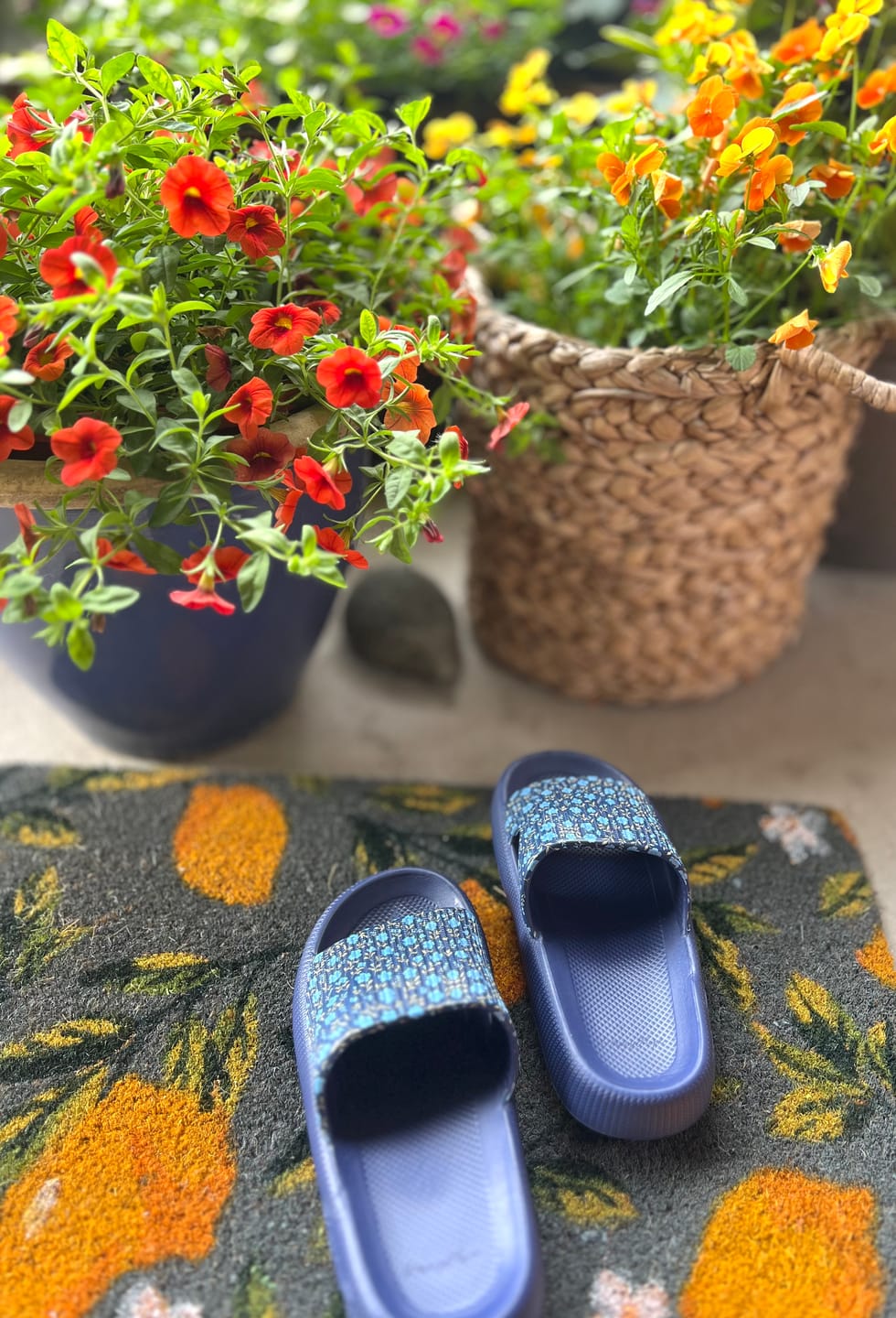 Customer photo review of HappyFlops Botanics