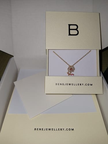 Customer photo review of Kira Floral Necklace