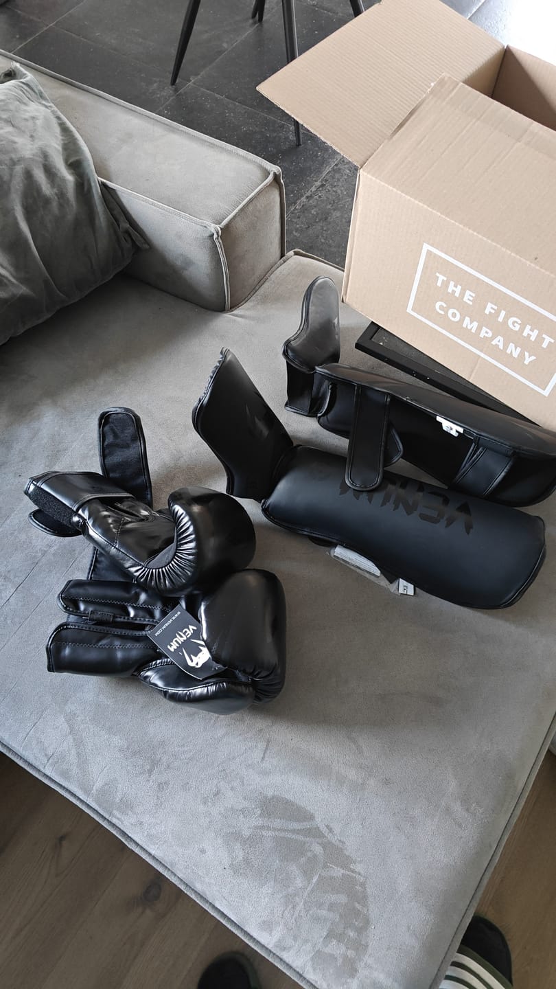 Customer photo review of Venum Bokshandschoenen Challenger 3.0 - Zwart