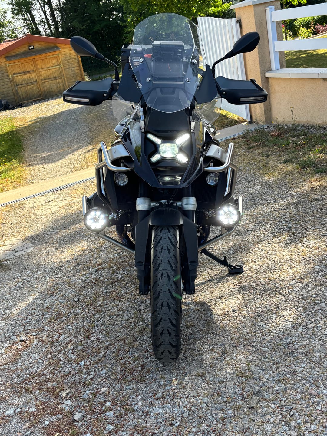 Customer photo review of MTL9 Motorcycle Lights  – The World’s Smartest Motorcycle Auxiliary Lighting System