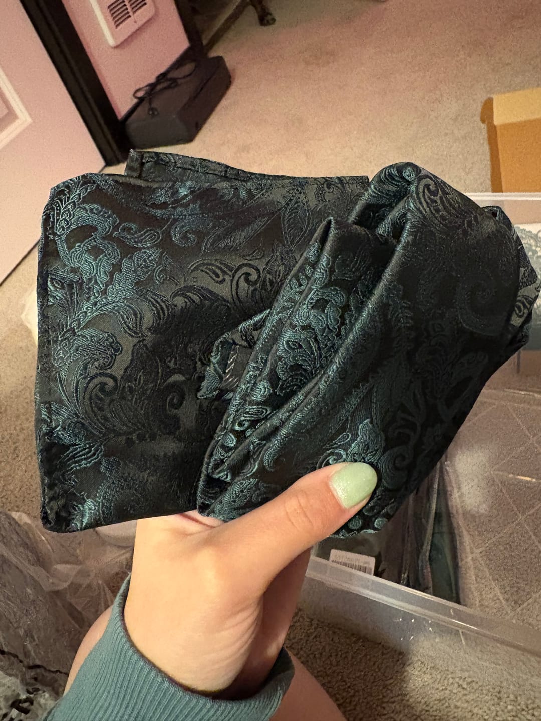 Customer photo review of Barry. Wang Emerald Green Necktie Silk Men's Solid Satin Tie Pocket Square Cufflinks Set for Wedding