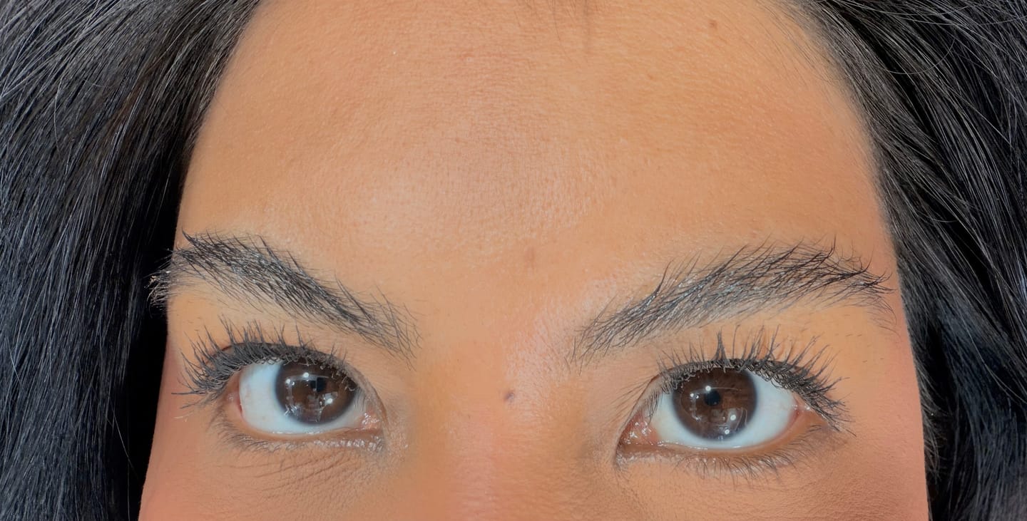 Customer photo review of Suero para pestañas y cejas
