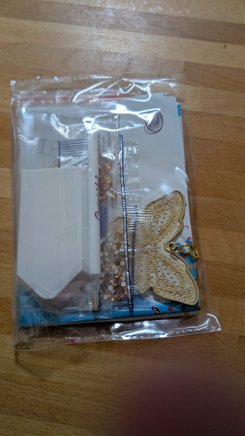 Customer photo review of Wildlife Crystal Art Mystery Box