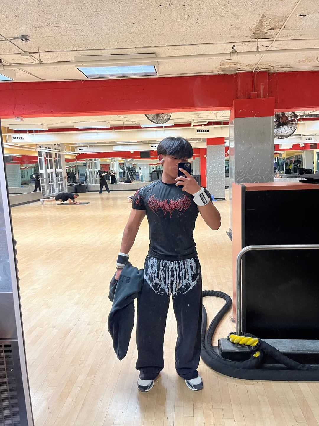Customer photo review of 2079 - Dark Wave Joggers