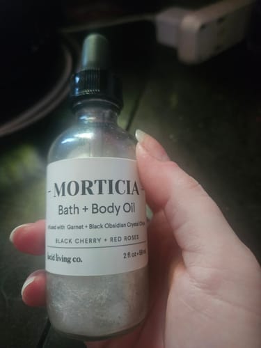 Customer photo review of MORTICIA Bath & Body Oil
