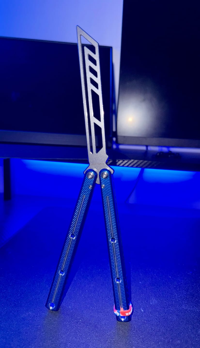 Customer photo review of ARMED SHARK kraken v3 clone Seven series aluminum alloy handle stainless steel Trainer blade Bushings