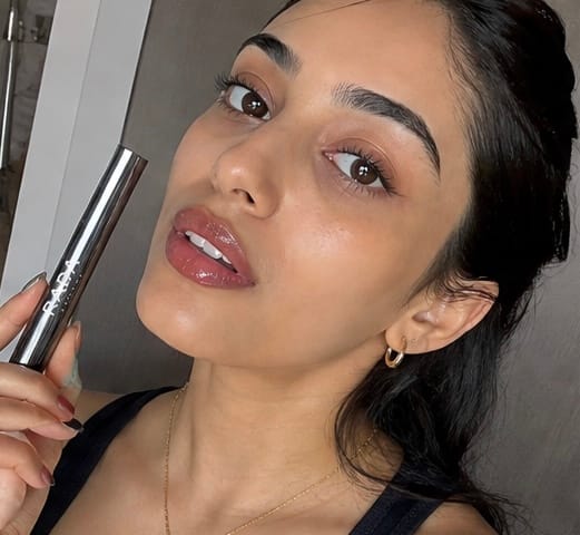Customer photo review of Kiss Me More Lip Plumper