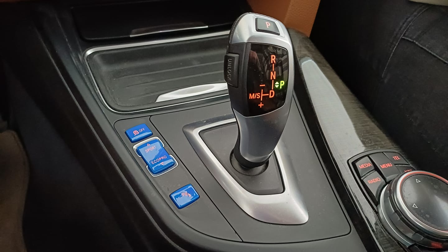 Customer photo review of BMW F-Serie Konsollknapper