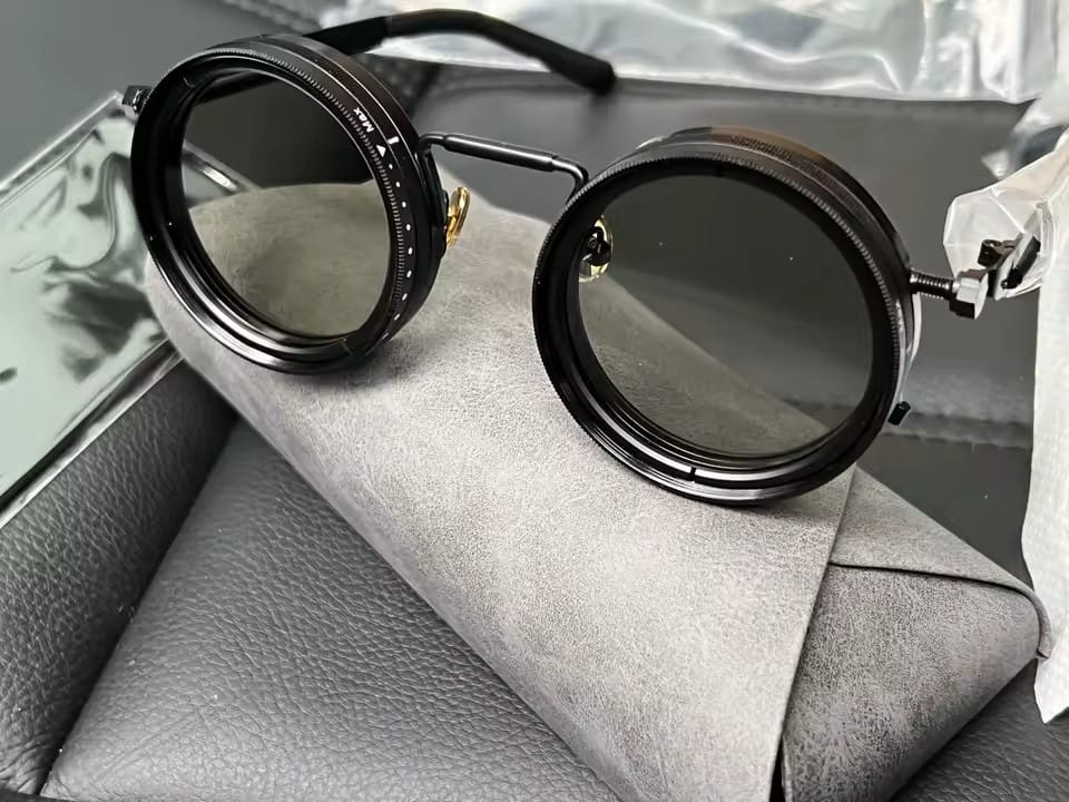 Customer photo review of Les Optics｜Lunettes de soleil ajustables