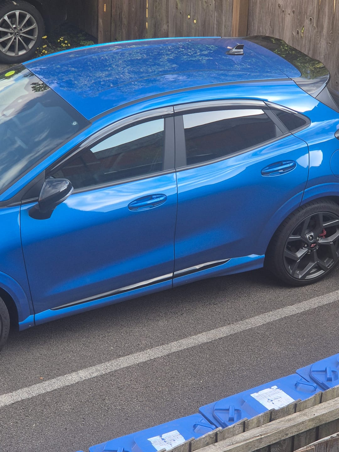 Customer photo review of Auto Clover Wind Deflectors Set for Ford Puma 2019+ (6 pieces)
