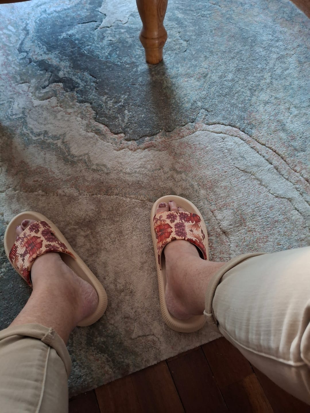 Customer photo review of HappyFlops Botanics