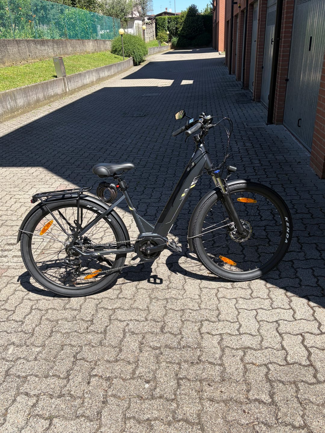 Customer photo review of Touroll Urbano 3 Mid-Drive Electric Bike