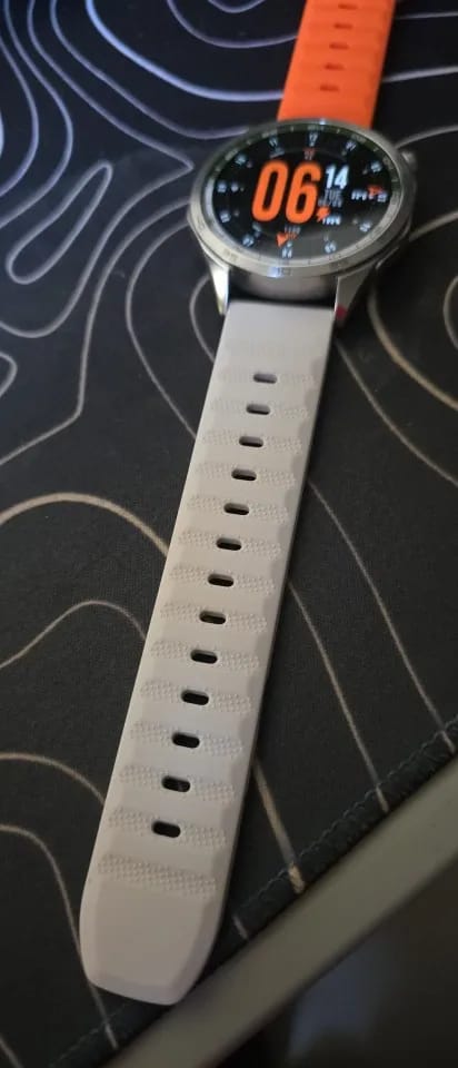 Customer photo review of Motorola Moto Sport Magnetic Silicone Watch Band - Flexible Smartwatch Strap
