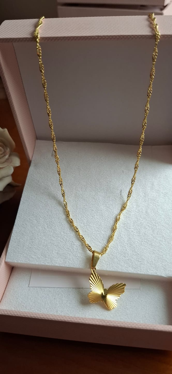 Customer photo review of Collana Farfalla