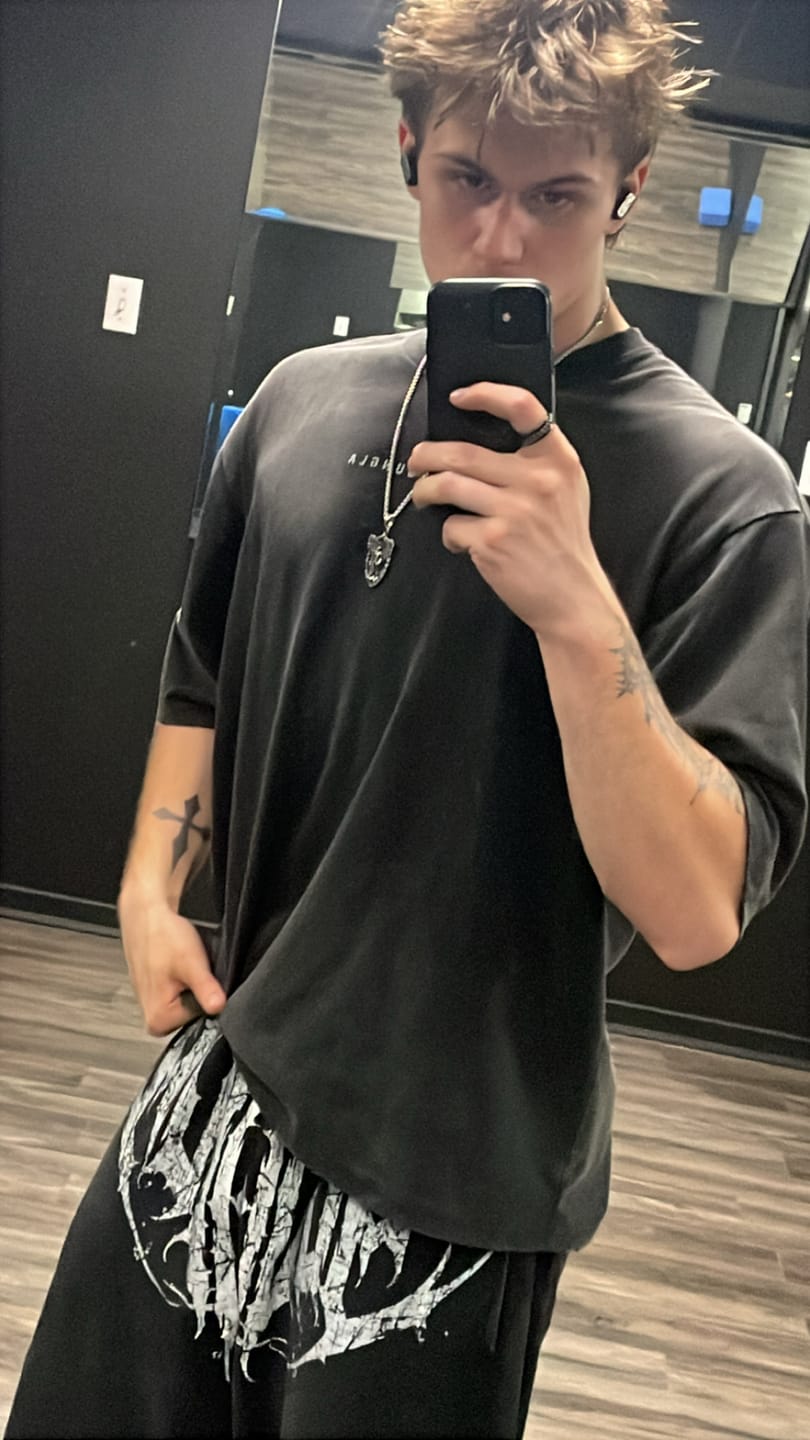 Customer photo review of 4185 - Chaos Tees