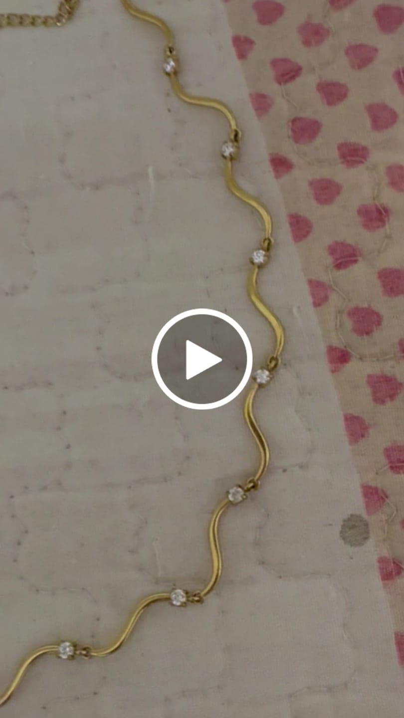 Customer video review of Collana Onde di Luce