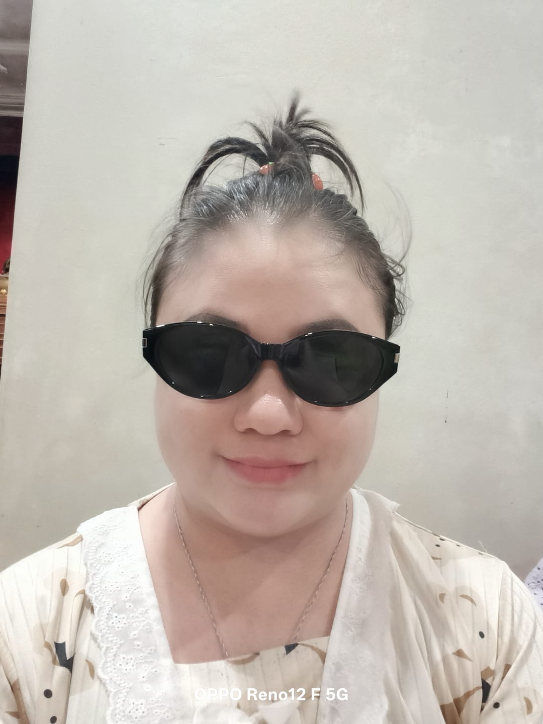 Customer photo review of Kato Oval Framed Sunglasses